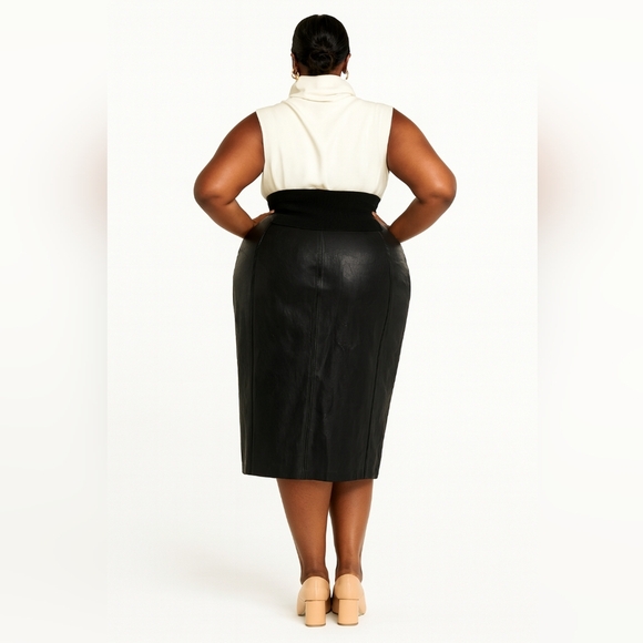 NWOT City Chic Faux Leather Zippered Pencil Skirt Sz S (16) - Picture 2 of 4